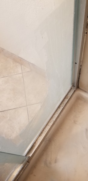Before & After Shower Door Cleaning in Fontana, CA (5)